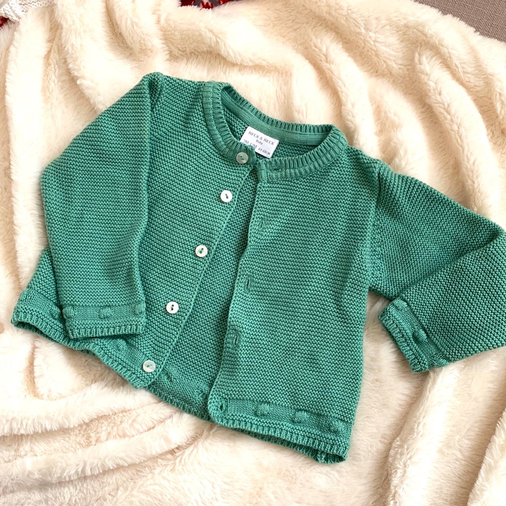 Cute avocado green knitted sweater